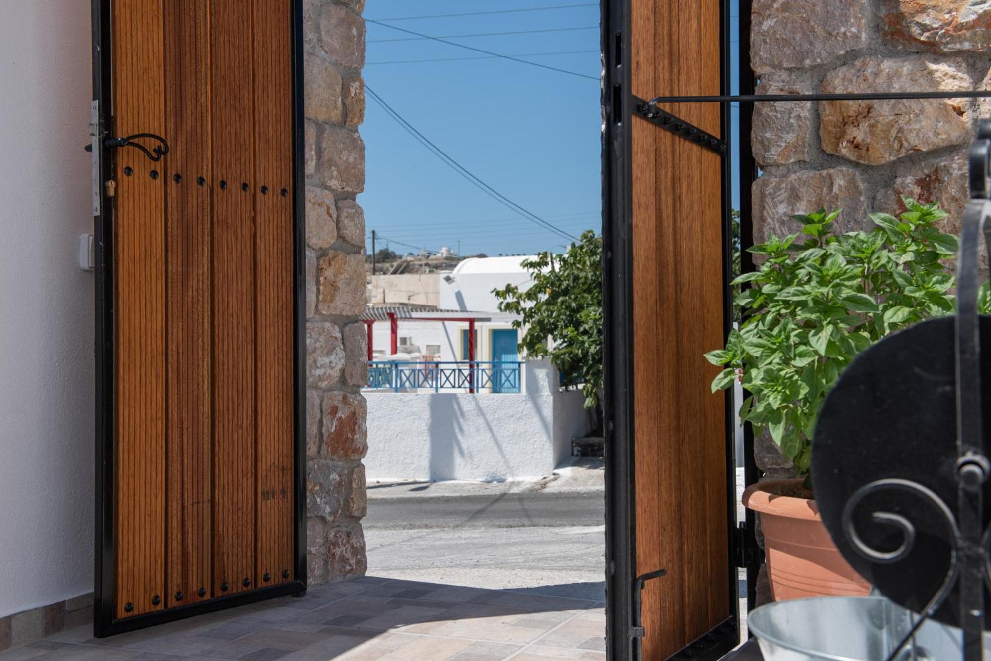 Argyro And Diogenis Emporio (Santorini) Exterior foto